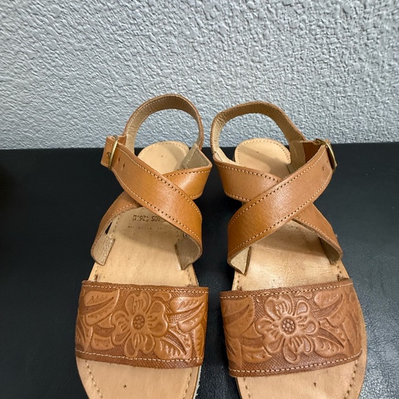Handmade in Mexico Shoes - Elegant Floral Brown Leather Sandals